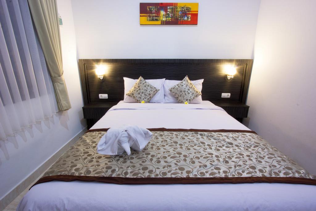 Asta House Hotel Kuta Lombok Exterior foto