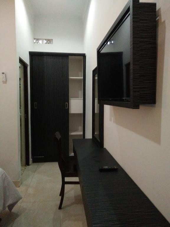 Asta House Hotel Kuta Lombok Exterior foto