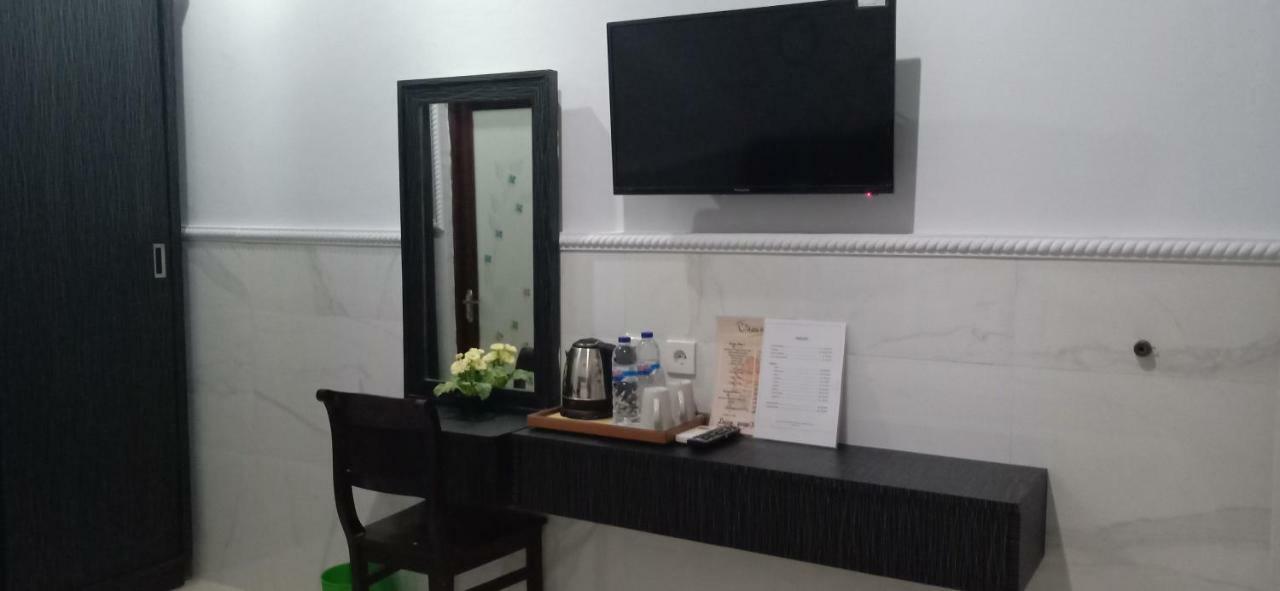 Asta House Hotel Kuta Lombok Exterior foto